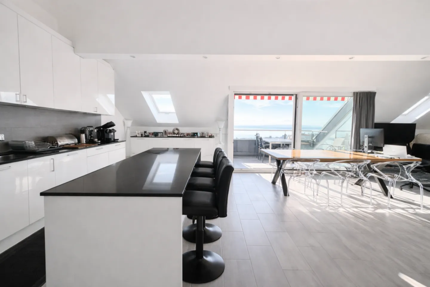 Attico eccezionale con vista mozzafiato - Foto 4 di 13