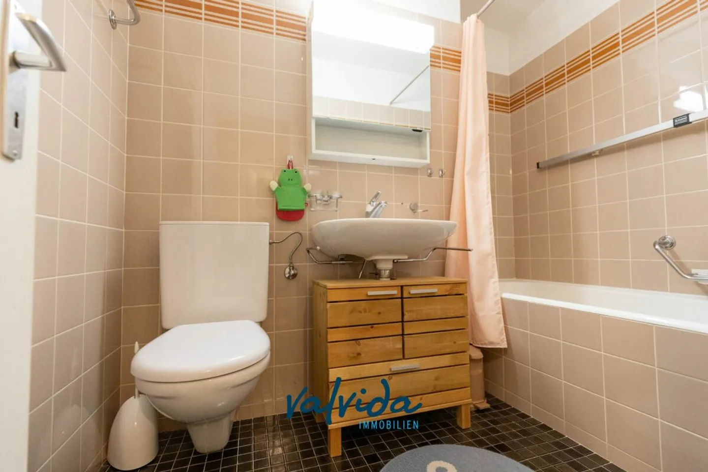 Panorama. Montagnes. Leukerbad. - appartement spacieux de 1,5 pièce dans un emplacement privilégié - Photo 4 sur 13