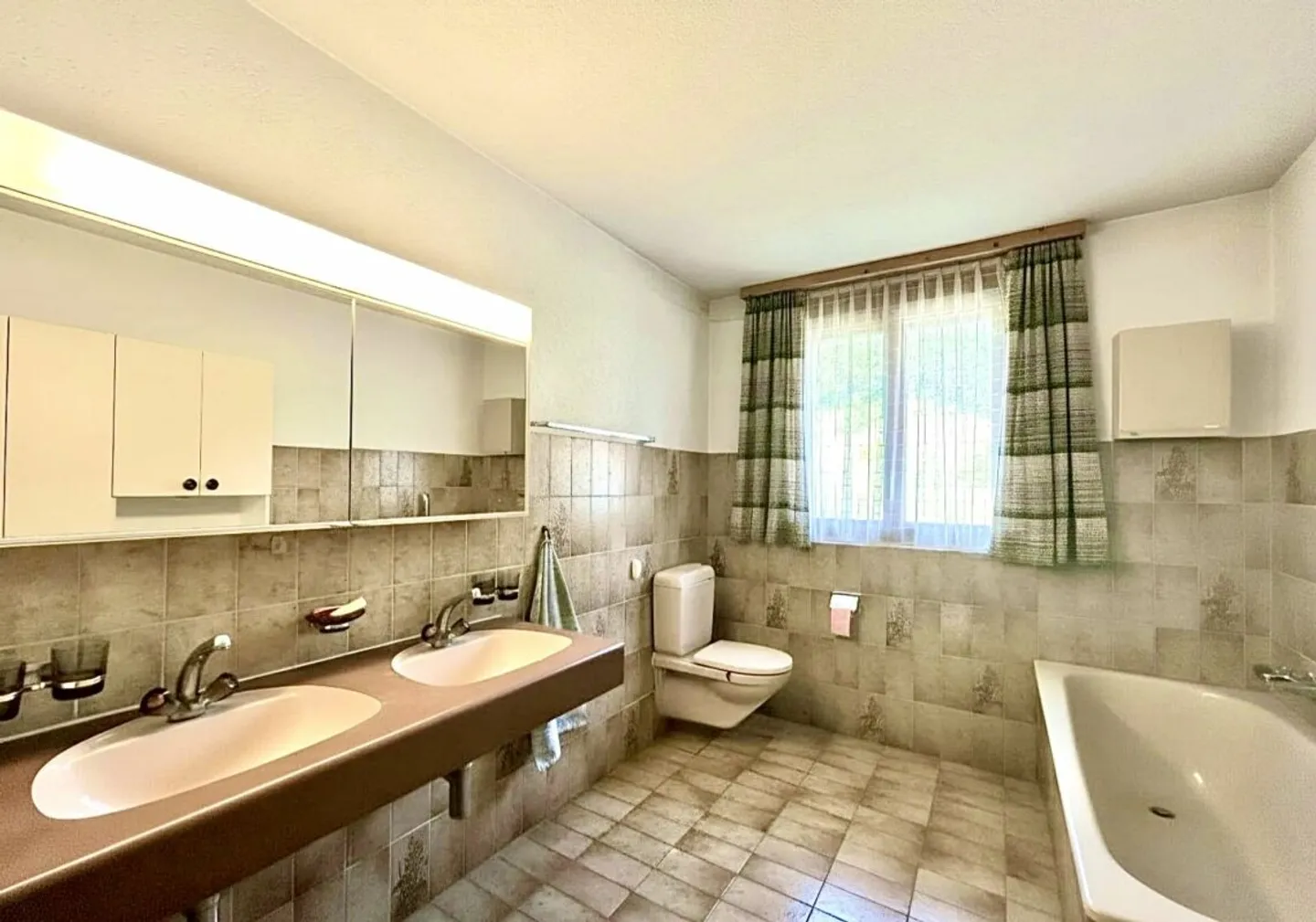 Single-family house in a quiet location with a wide view! - Photo 10 of 13