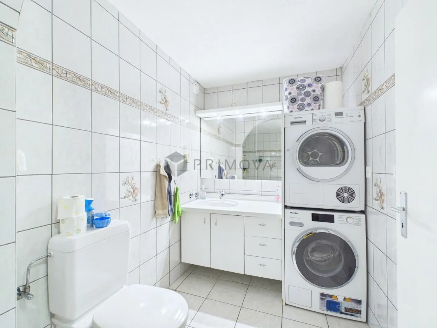 Modern 5.5 room maisonette offers exclusive living over three floors like in a single-family home - Photo 9 of 12