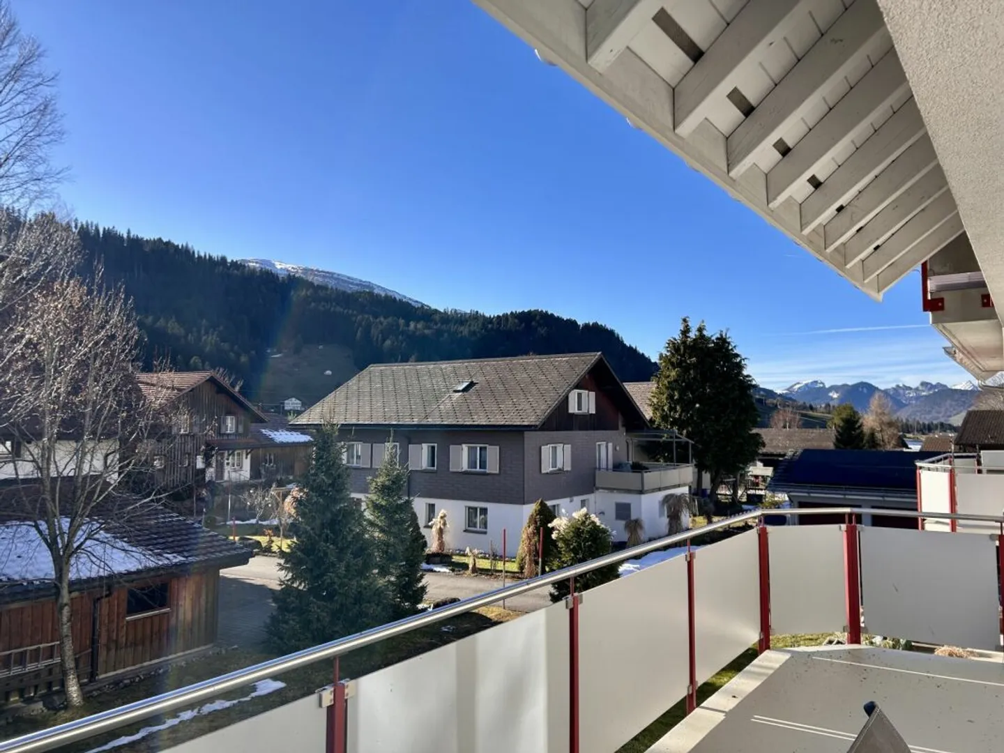 3.5-room apartment near recreational area with stove, balcony and garage - Photo 9 of 11