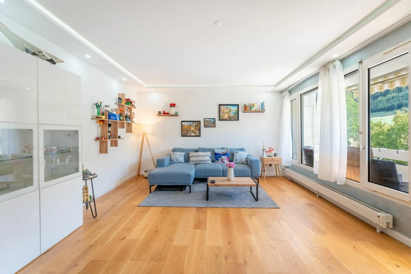 Schön renovierte 3.5 Zimmer Wohnung - ideal für Singles, Paare & Pendler - Foto 1 von 8