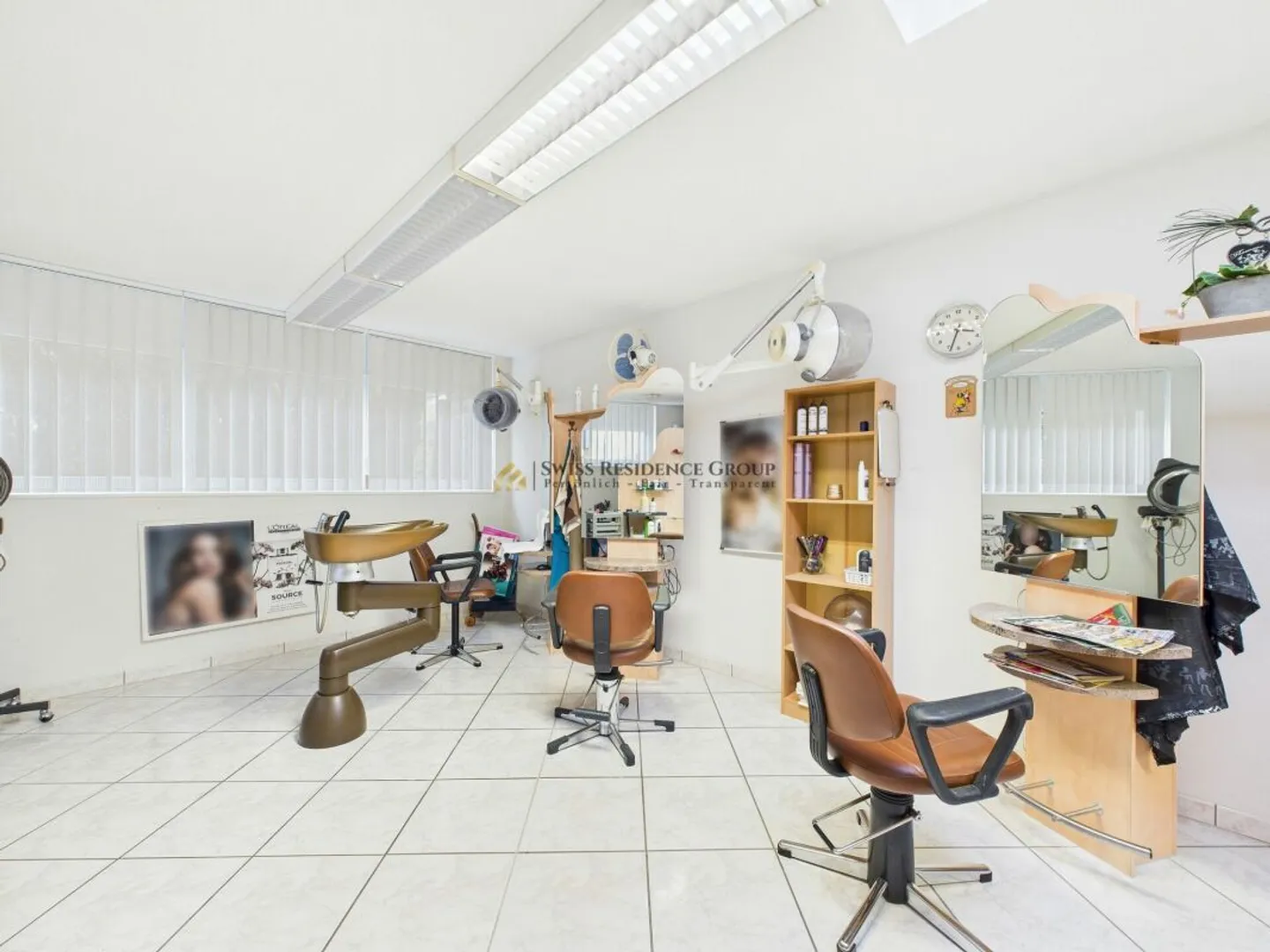 La tua occasione per l'indipendenza - Salone di bellezza affermato con 5 posti auto a Baden - Foto 5 di 7