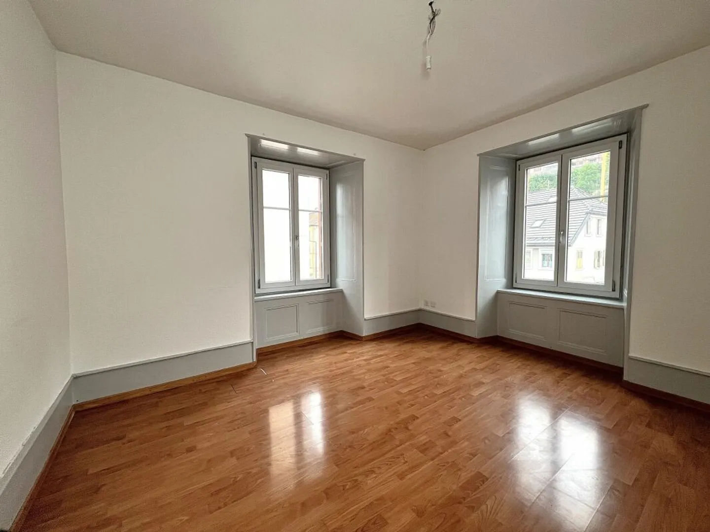 Spacious 3.5-room apartment for rent in Locle - Photo 5 of 6