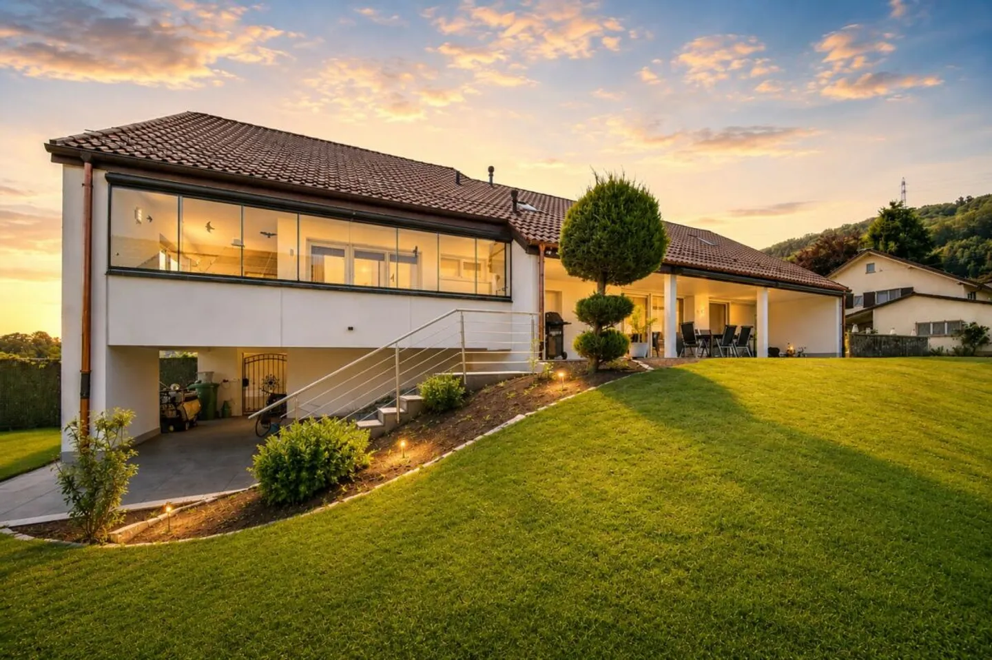 Luxuriöses Einfamilienhaus am Rhein - Foto 3 von 13