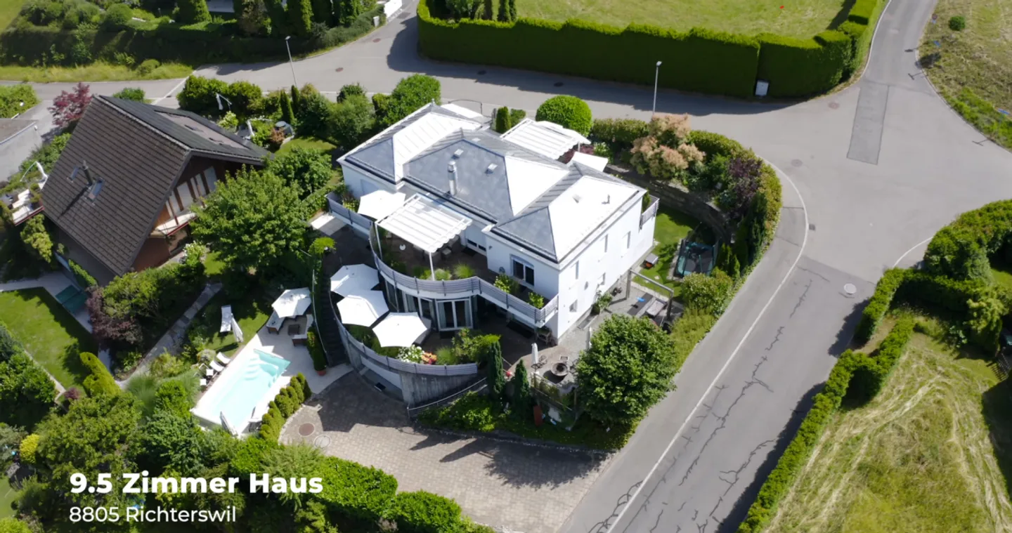 Your personal refuge: The exclusive 9.5-room home with lake view and pool in Richterswil - Photo 4 of 13