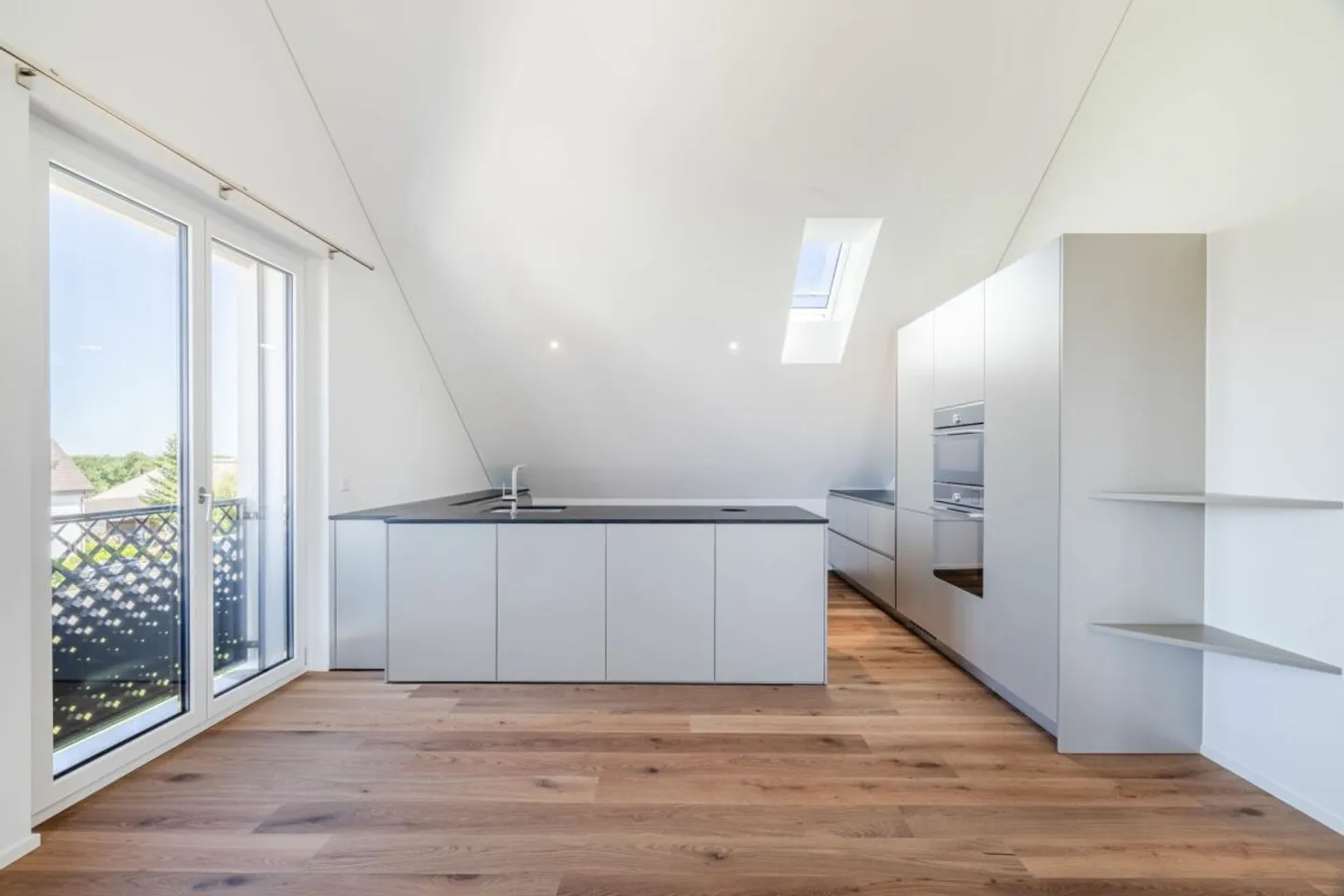NEW BUILDING: 4.5-room attic apartment with green views - Photo 3 of 11