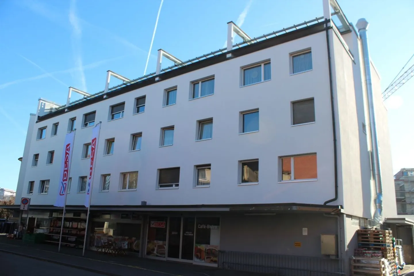 Situato in posizione centrale, ideale per single e pendolari - Foto 1 di 8