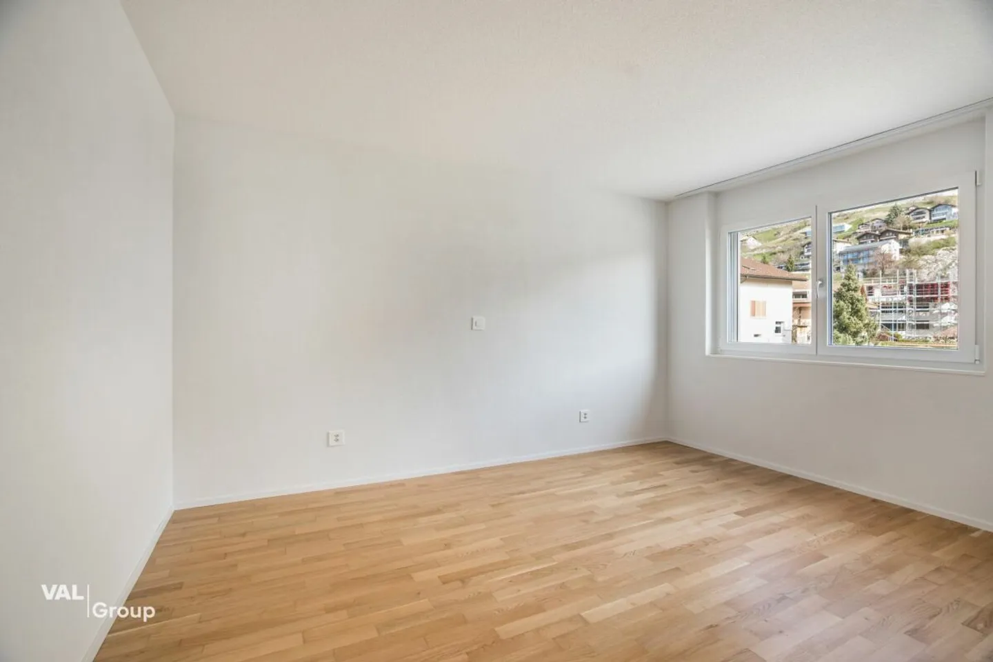 Bright 3.5-room new apartment with balcony - Living in Steg - Photo 5 of 13