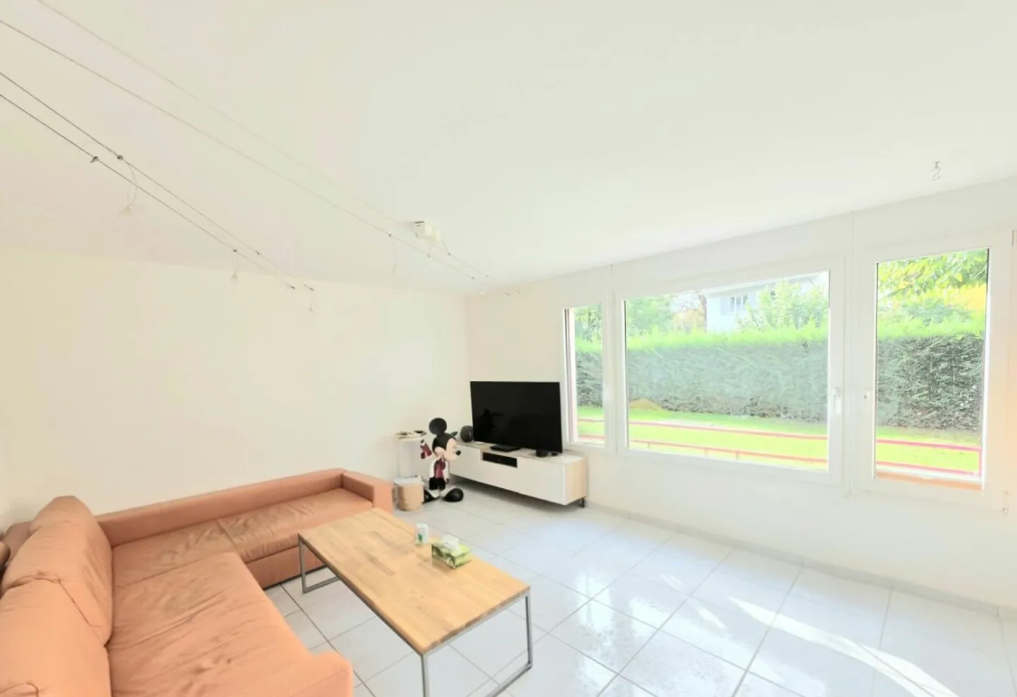 Plenty of Space to Live! Family-Friendly Garden Apartment in Muttenz - Photo 5 of 13