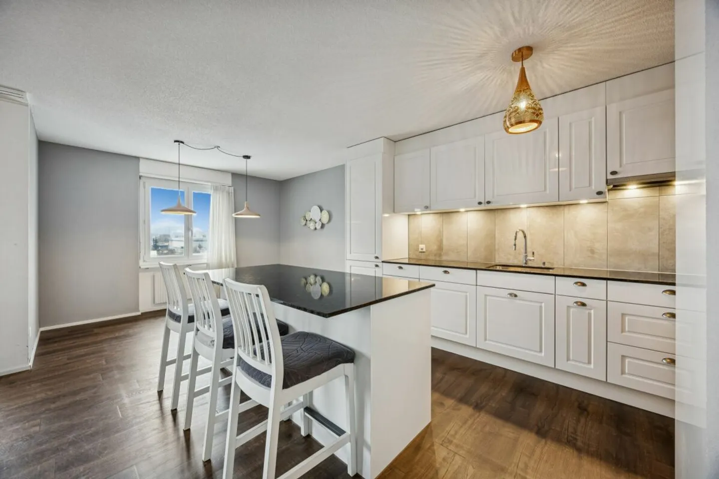 5.5-room apartment modern renovated - Photo 1 of 13