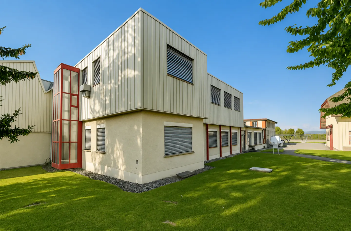 Attractive commercial investment with rental income and development potential - Photo 1 of 2