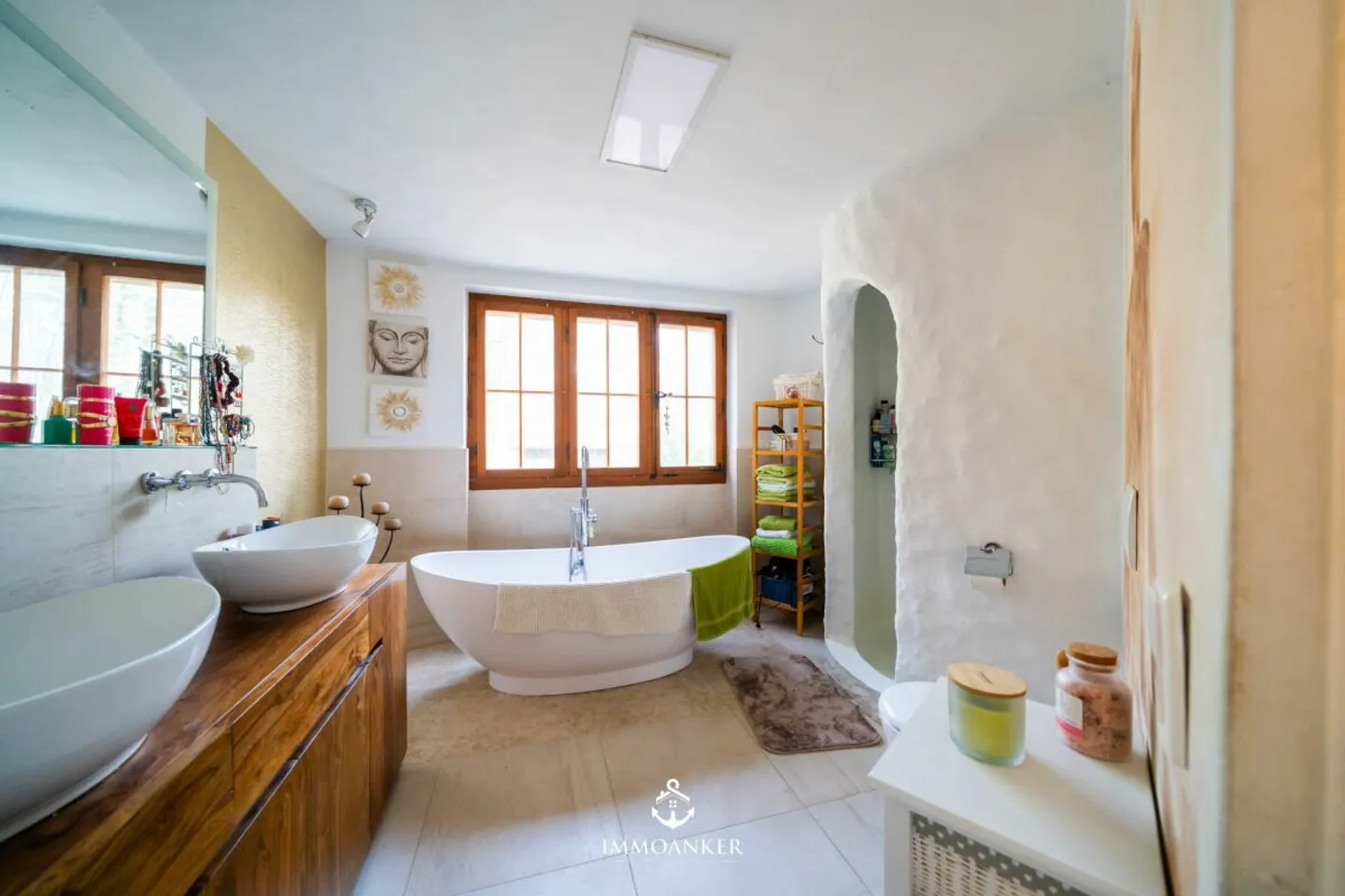 Grosszügiges Einfamilienhaus mit Pool - Foto 11 von 13