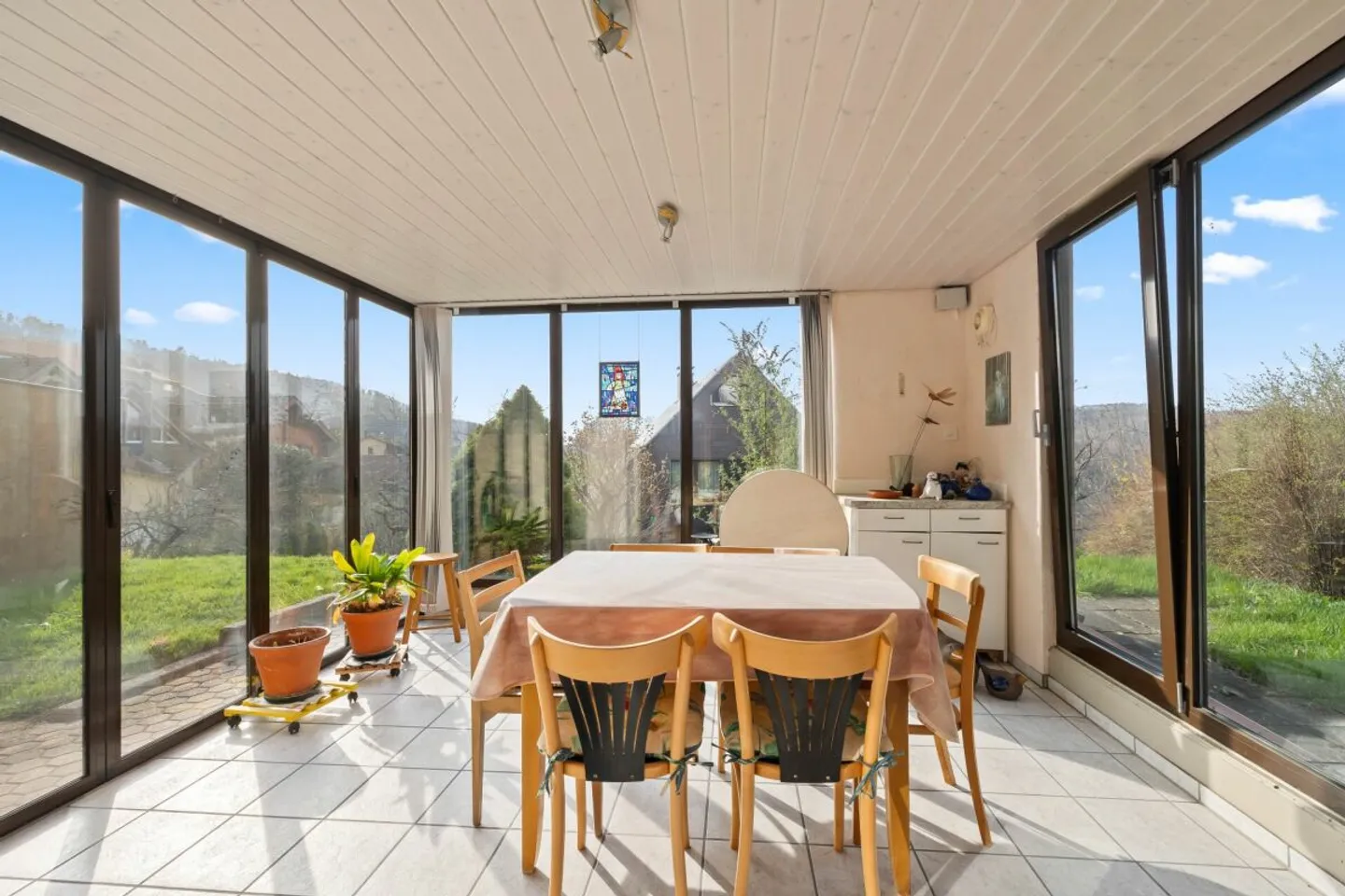 Casa unifamiliare luminosa in una posizione tranquilla con vista da sogno - Foto 12 di 13