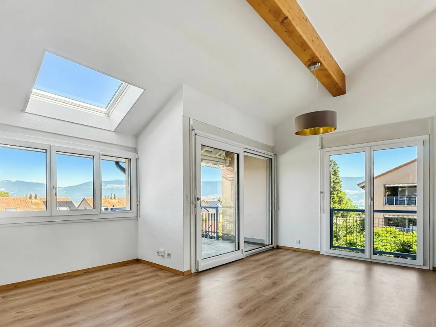 APPARTAMENTO DUPLEX DI 5,5 LOCALI DI 165 M2 CON BALCONE - Foto 6 di 12