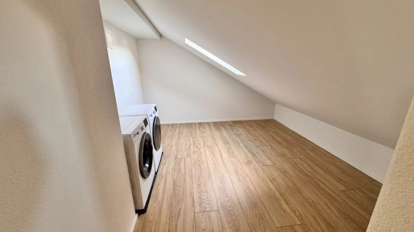 Luxuriöse Attika-Wohnung mit Lift - Foto 8 von 11