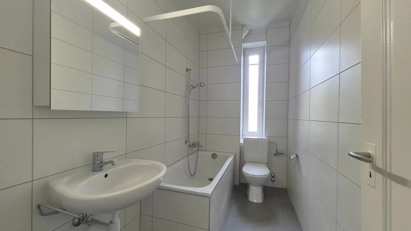 Schöne 3-Zimmer-Wohnung mit Balkon in La Chaux-de-Fonds - Foto 5 von 10