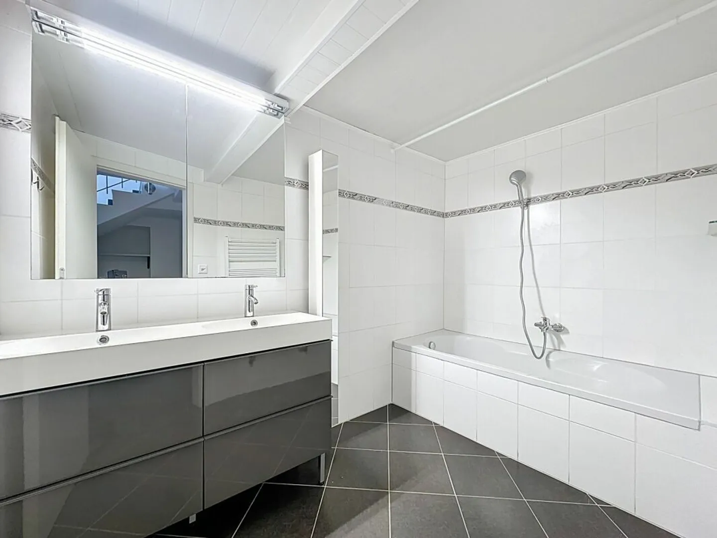 Charming apartment/loft near the center - Photo 10 of 12