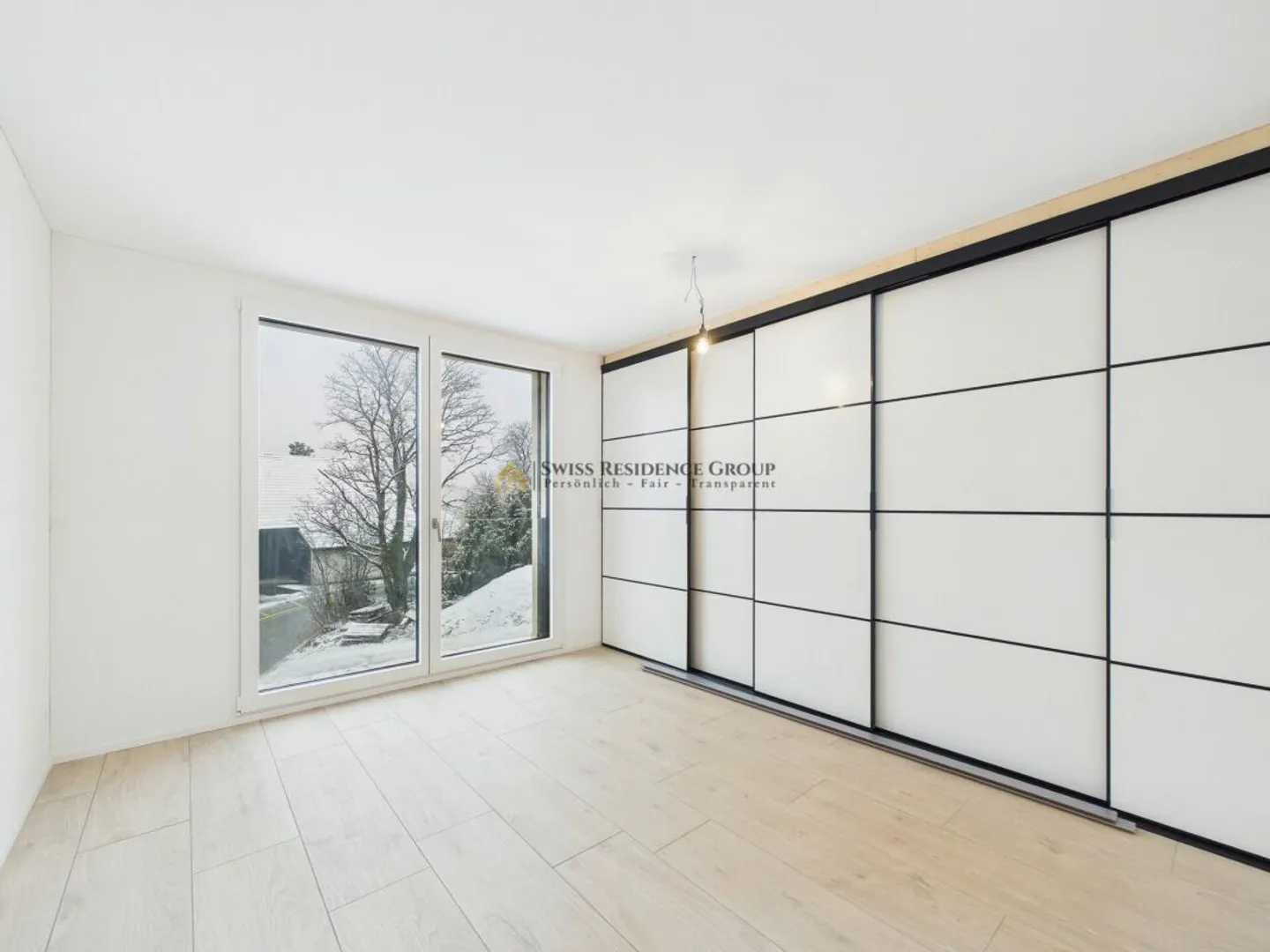 Renovated apartment with enviable view - Photo 2 of 9