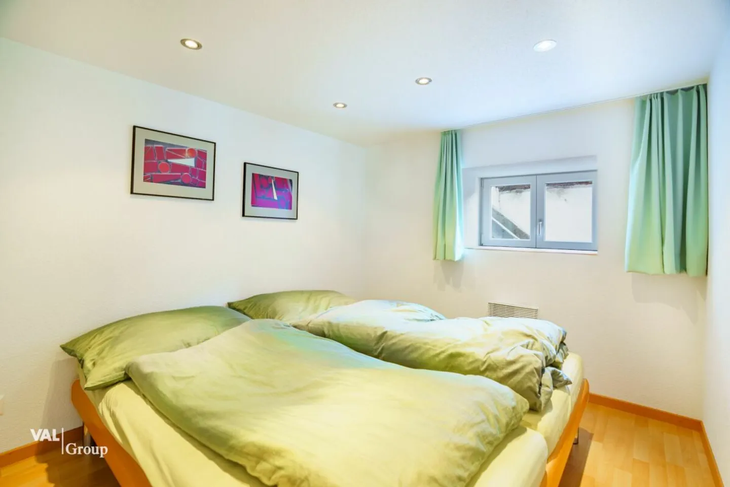 Comprehensively renovated apartment with spectacular views and historic flair - Photo 5 of 13