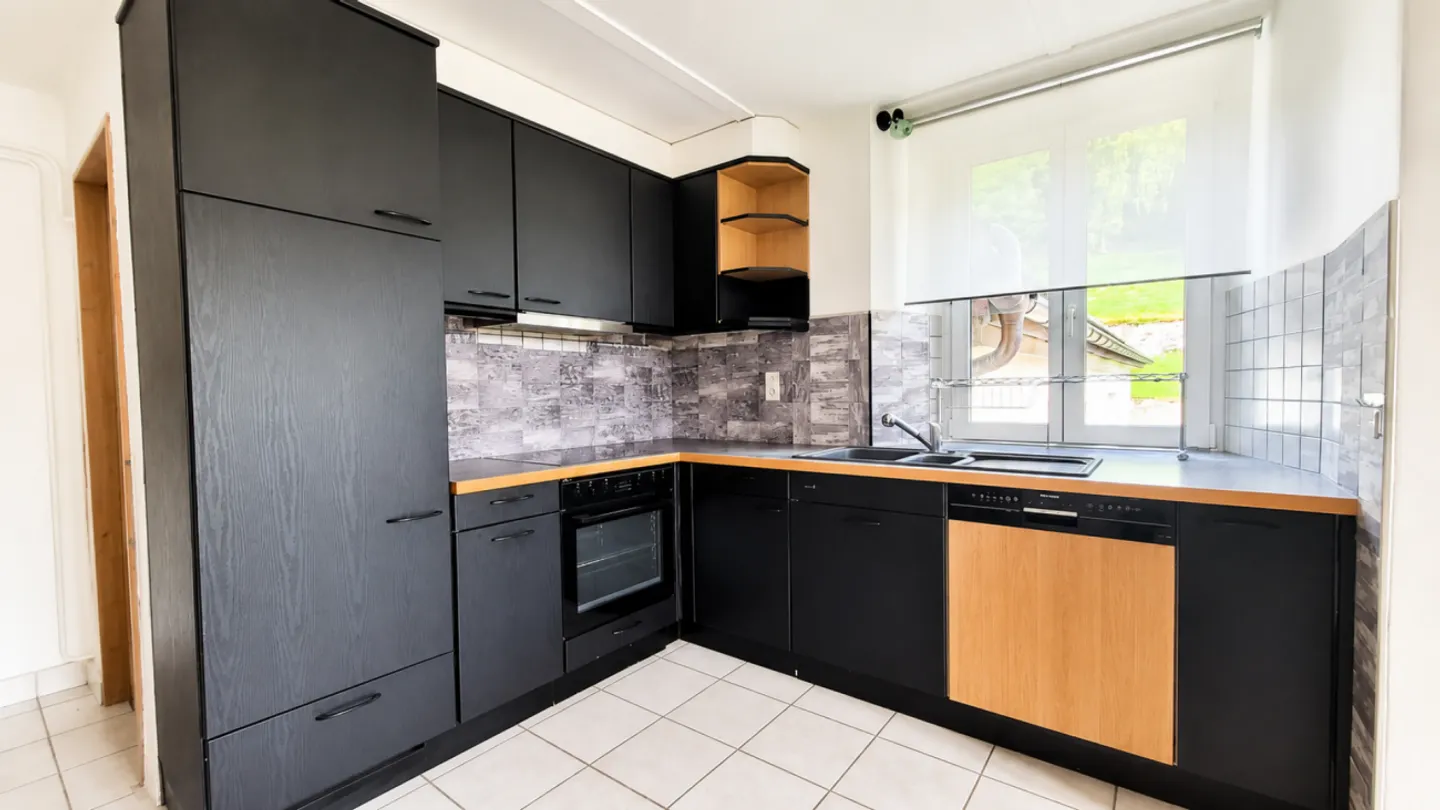 Bright 7-room apartment with terrace - Photo 2 of 13