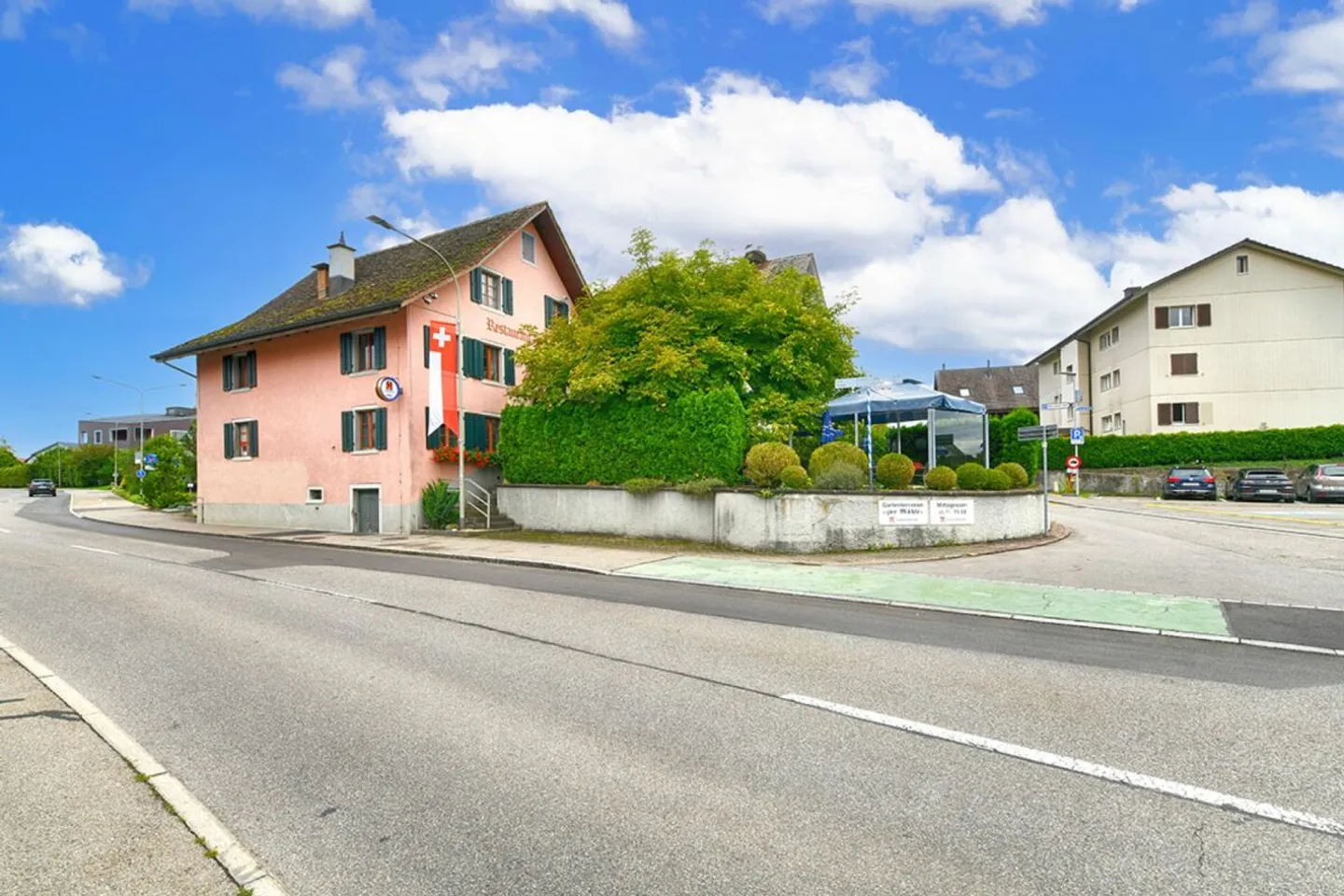 Charmant immeuble résidentiel et commercial avec potentiel - Photo 1 sur 13