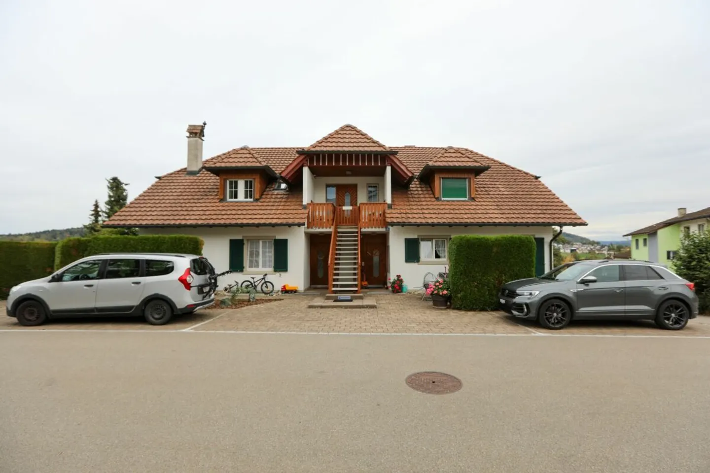 Appartement de jardin avec entrée privée et environ 150 m2 de surface d'utilisation spéciale - Photo 2 sur 12