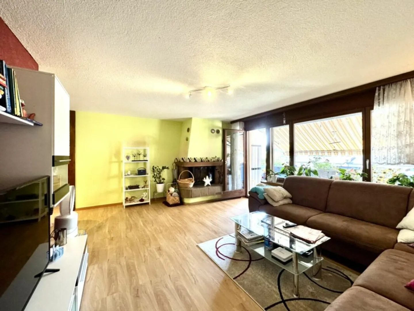 Cozy 3.5 Room Apartment - Photo 2 of 13