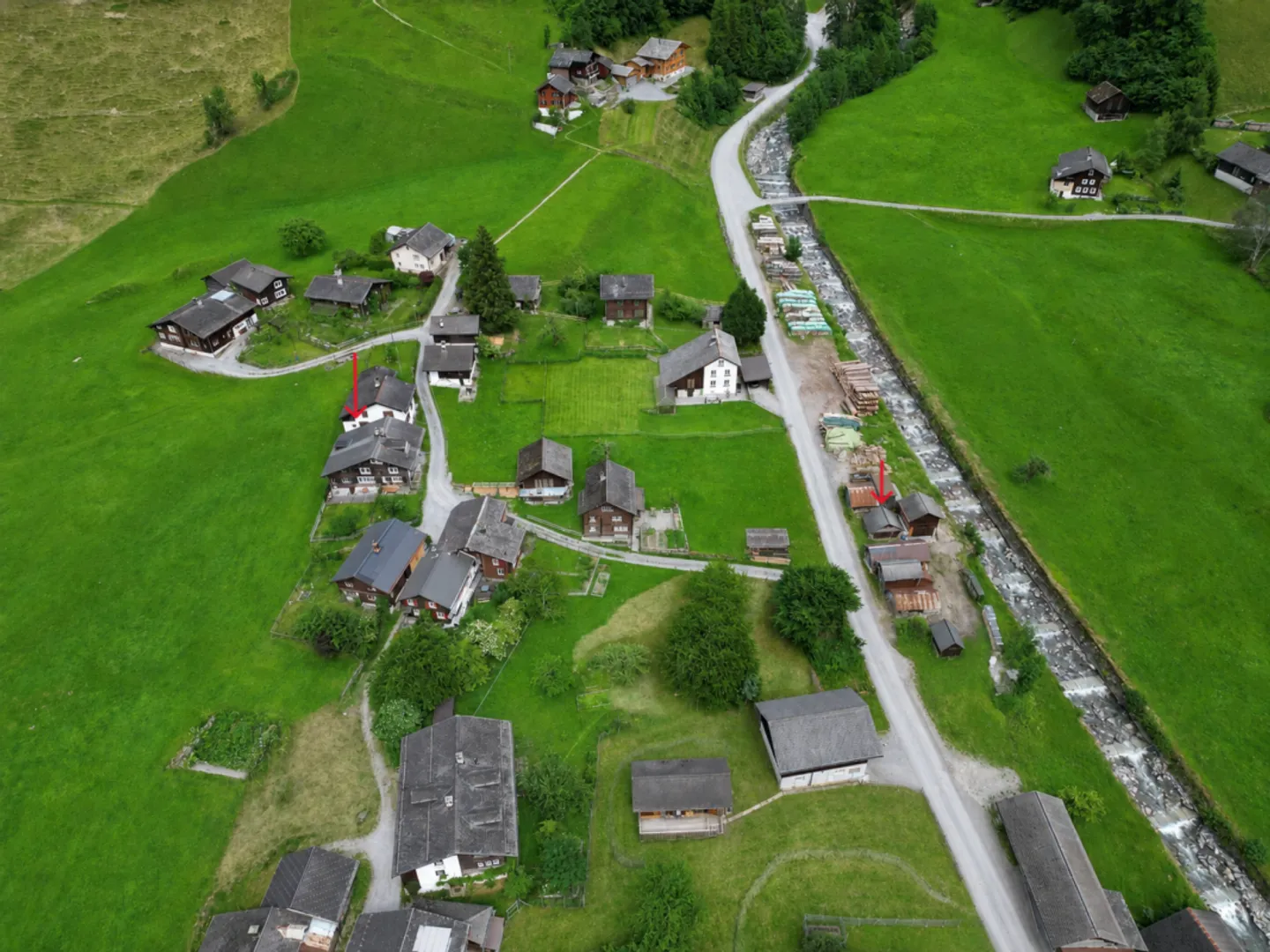 Wohn- oder Ferienhaushälfte mit Garten an ruhiger und sonniger Lage in Matt - Foto 6 von 13