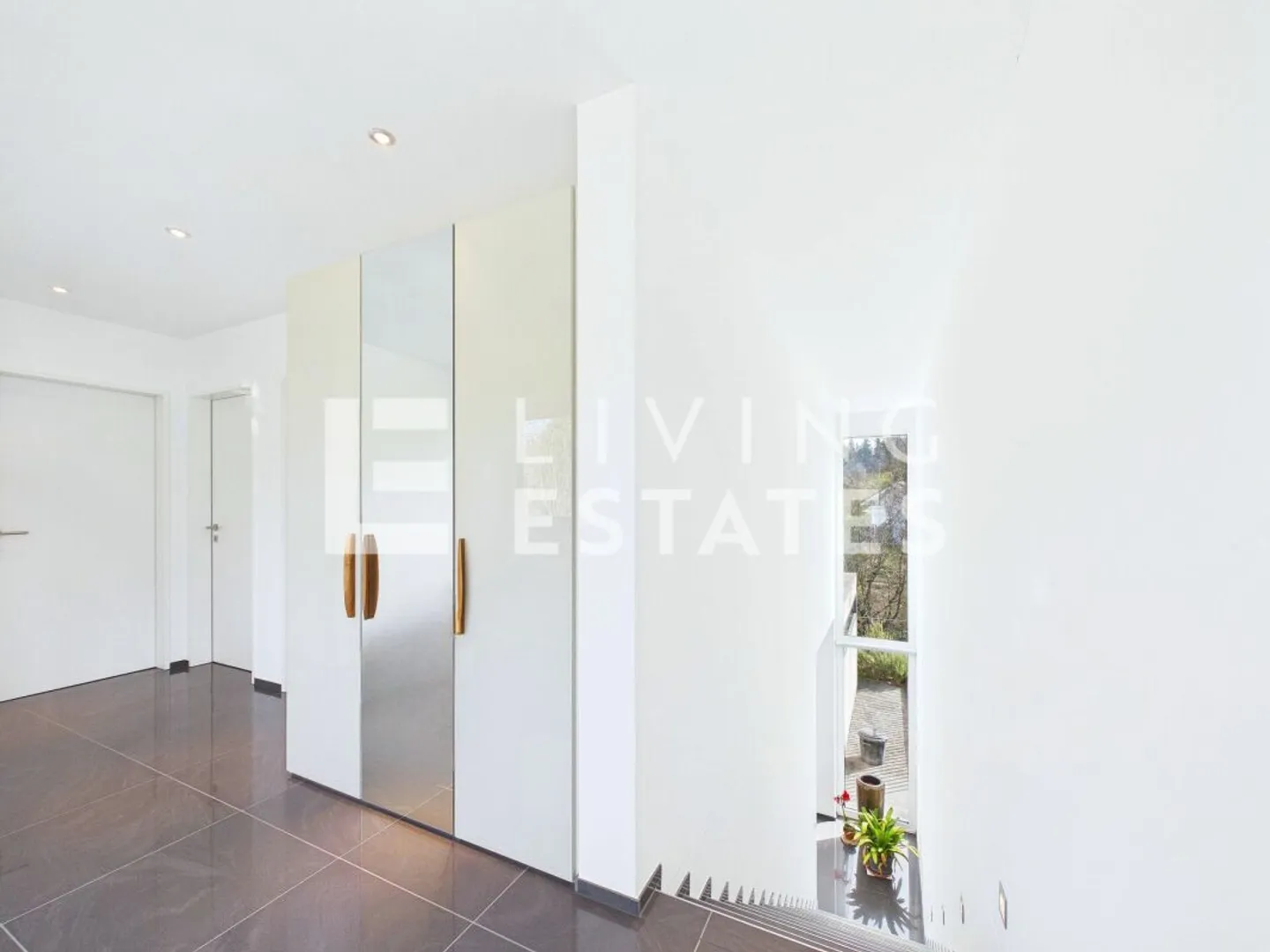 Luxushaus mit Pool und Garage - Foto 8 von 13