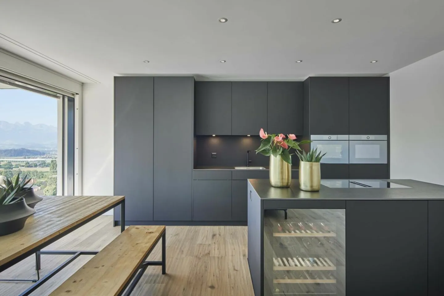 THE VIEW - AIRY TERRACE APARTMENT WITH MOUNTAIN PANORAMA - Photo 3 of 13