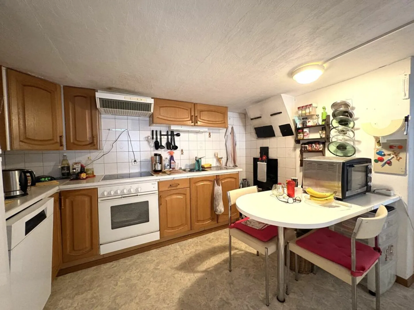 Charmantes, einseitig angebautes Einfamilienhaus mit viel Potenzial - Photo 3 of 5