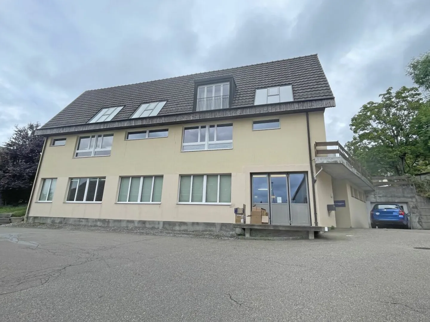 Attraktives Mischgebäude - Foto 1 von 13