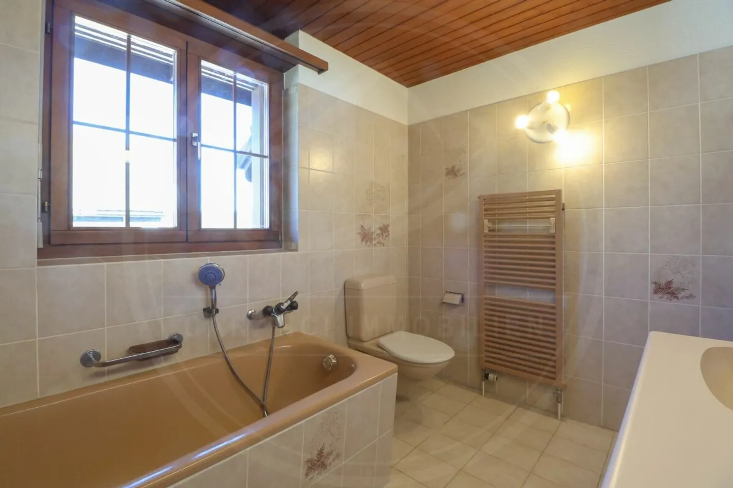 Charmantes 6½-Zimmer-Haus mit viel Platz und rustikalem Flair in Wohlenschwil - Photo 10 of 13