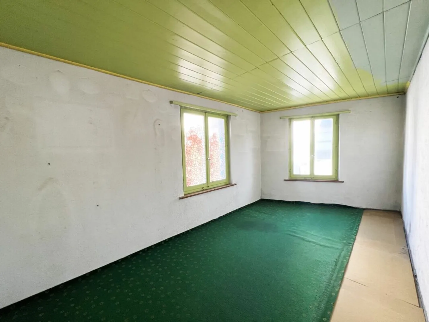 Ehemaliges Bauernhaus mit Scheune, Schopf, grossem Grundstück und viel Potential - Foto 4 di 10