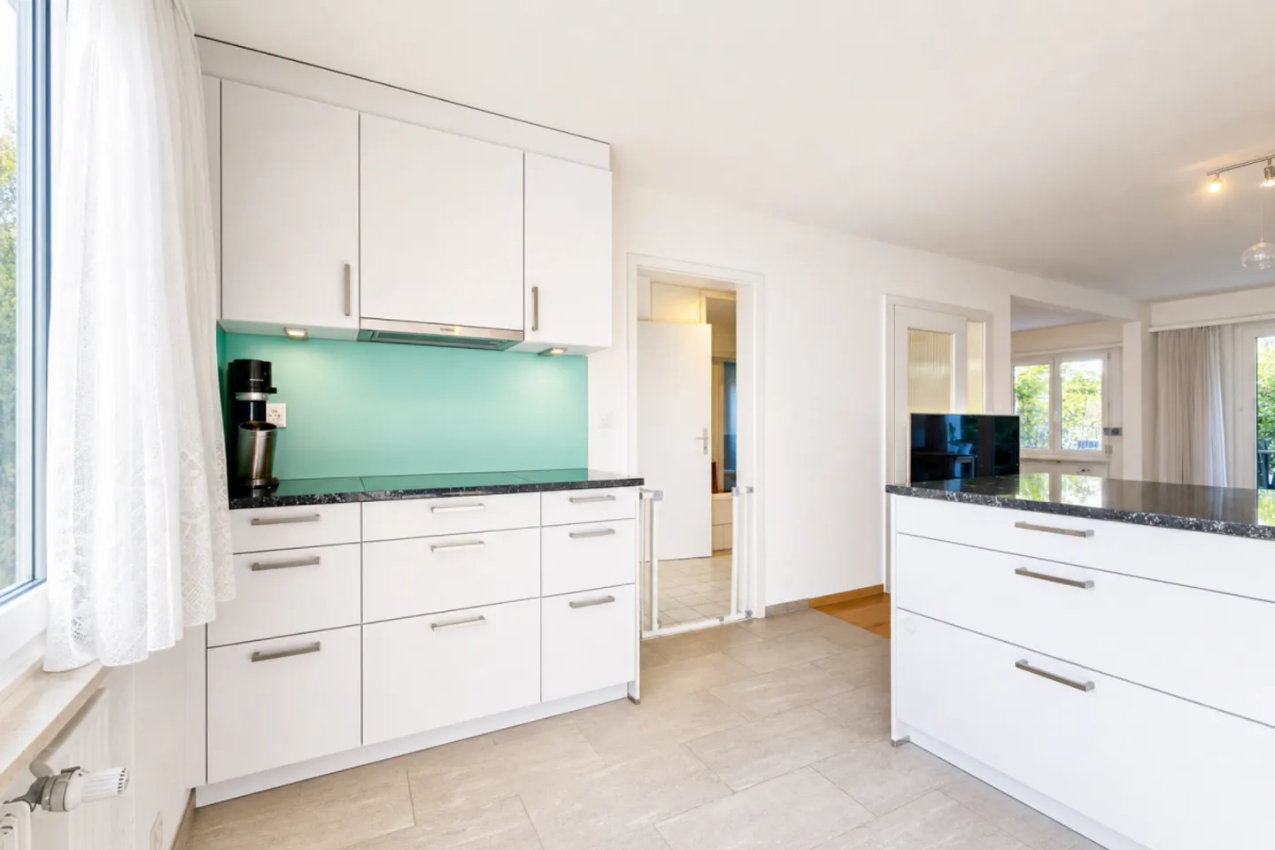 Attraktives 4.5-Zimmer-Einfamilienhaus mit Garage, Balkon und Garten in Reinach - Photo 6 of 13