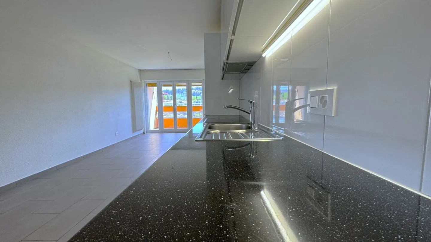 Modernes 3-Zimmer-Apartment in La Chaux-de-Fonds - Ideal für Studenten & erste Belegung nach kompletter Renovierung - Foto 1 von 13