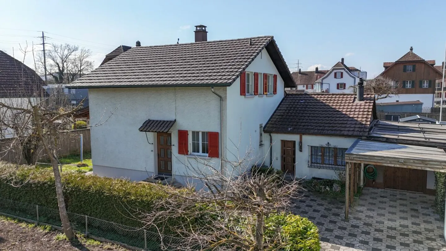 Charming detached house with garden paradise and spacious surroundings - Photo 1 of 13