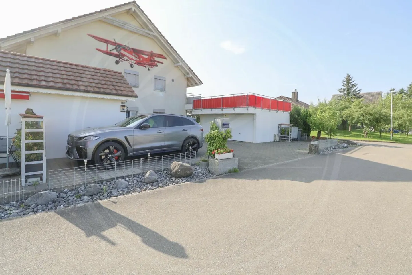 Spacious 3½-room apartment on the 1st floor in Birrhard for rent - Photo 1 of 13