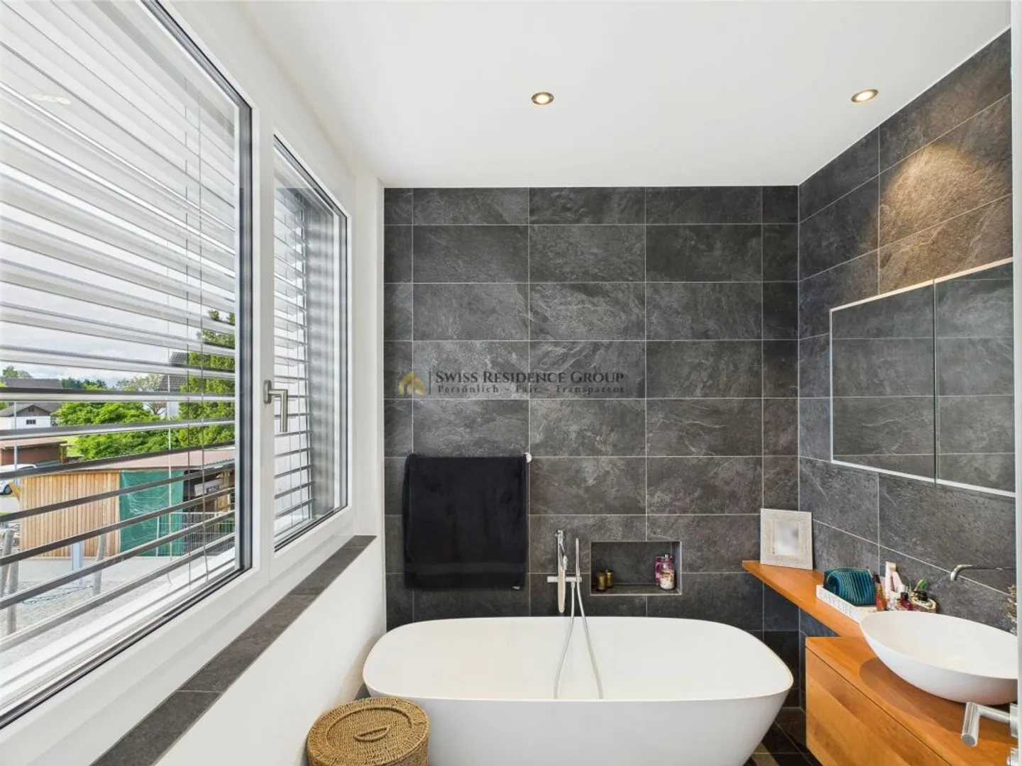 Exklusive 3,5 Zimmer Wohnung - Stil, Komfort und Panoramablick - Foto 9 von 13