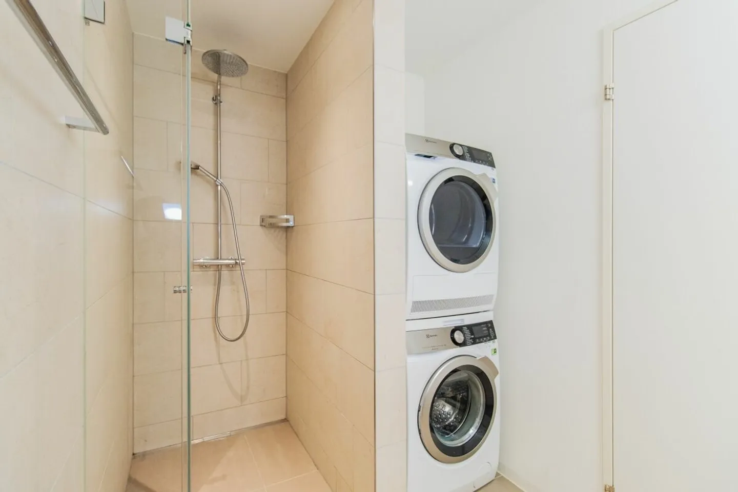 Garden apartment in a preferred residential area - Photo 13 of 13