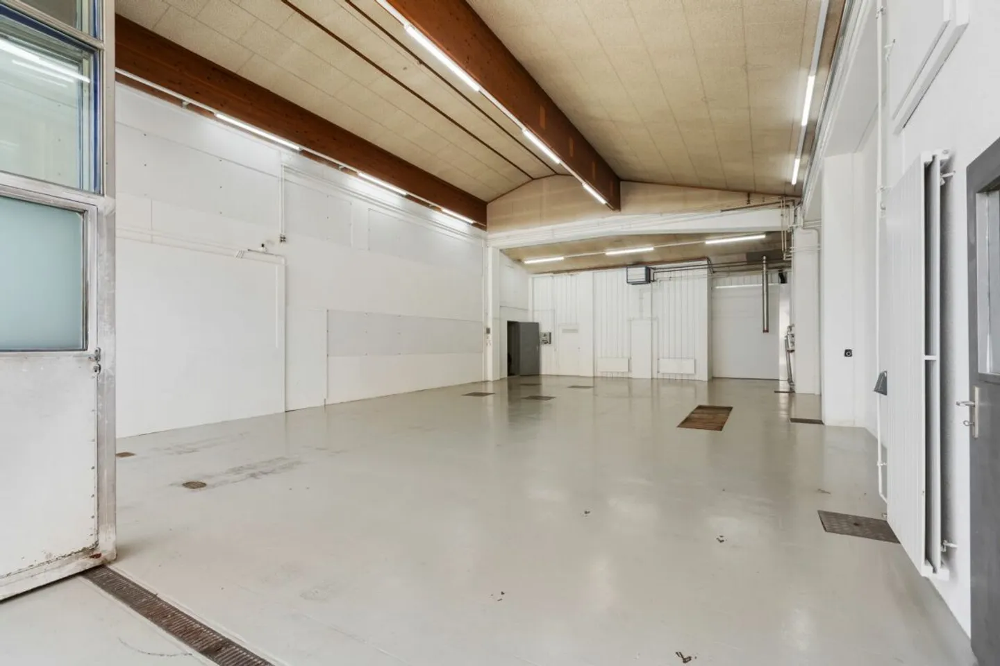 Espace commercial polyvalent - Photo 3 sur 8