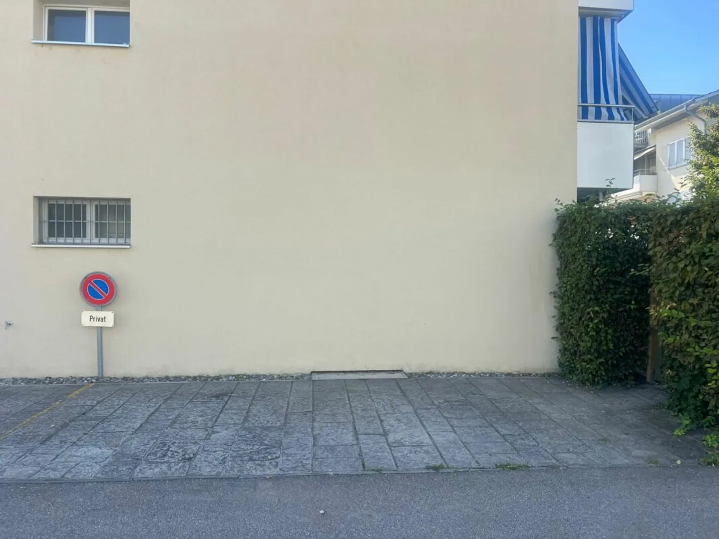 Parking extérieur - Photo 1 sur 1