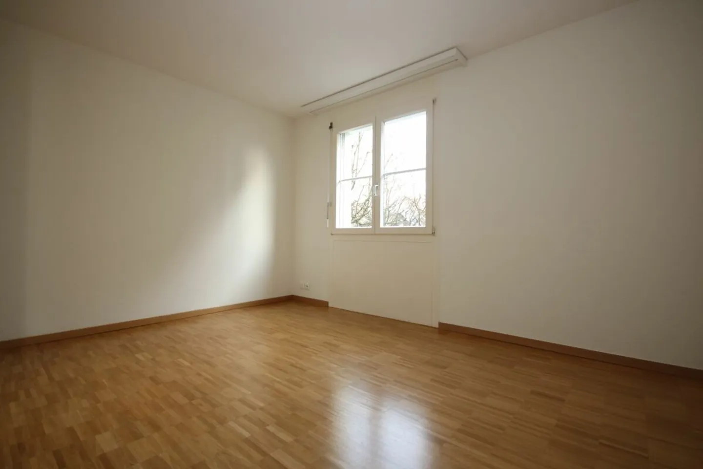 Grosszügige, moderne Wohnung in parkähnlicher Umgebung - Photo 9 of 11