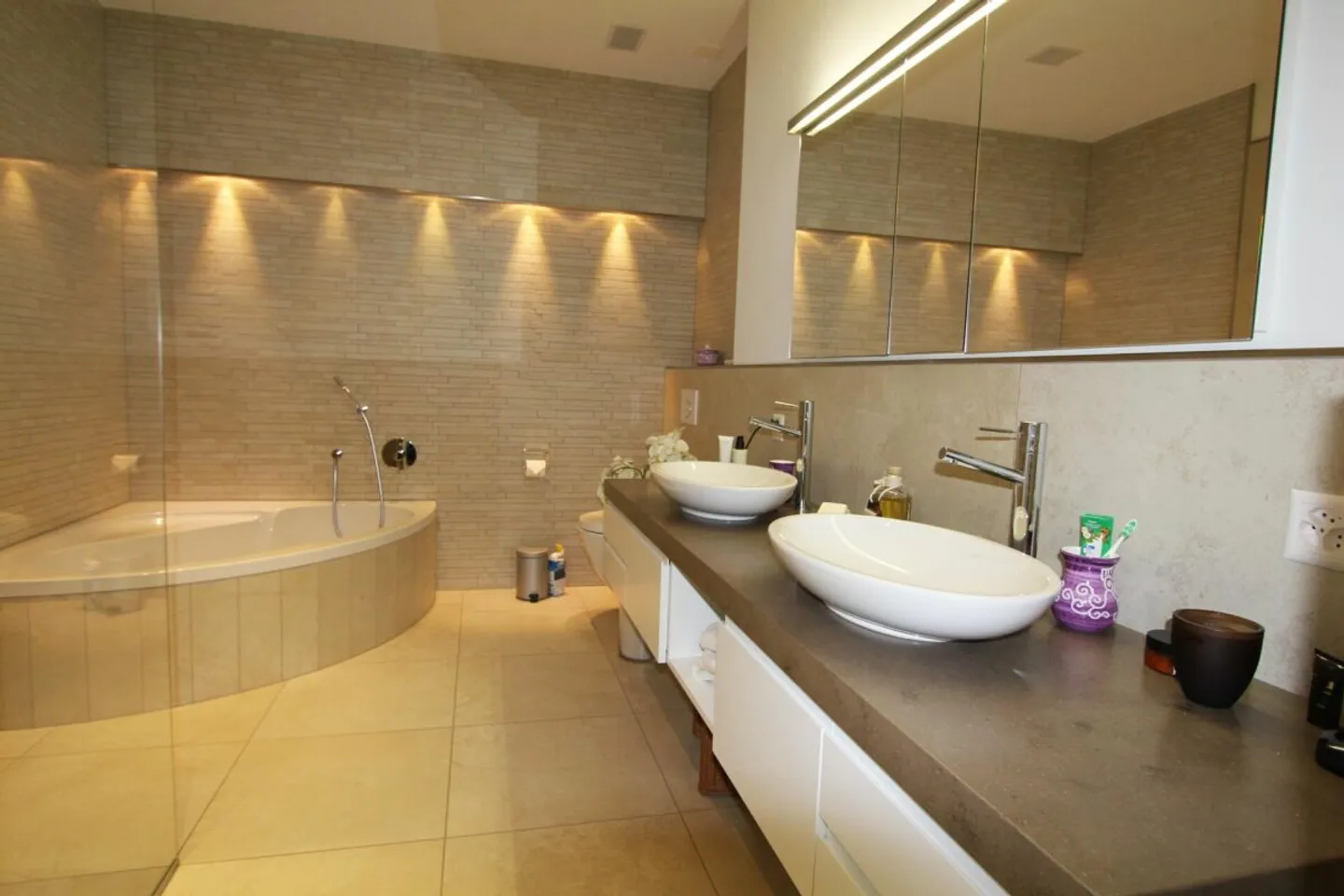 Grandiose, luxurious terrace apartment with mountain views - Photo 9 of 13