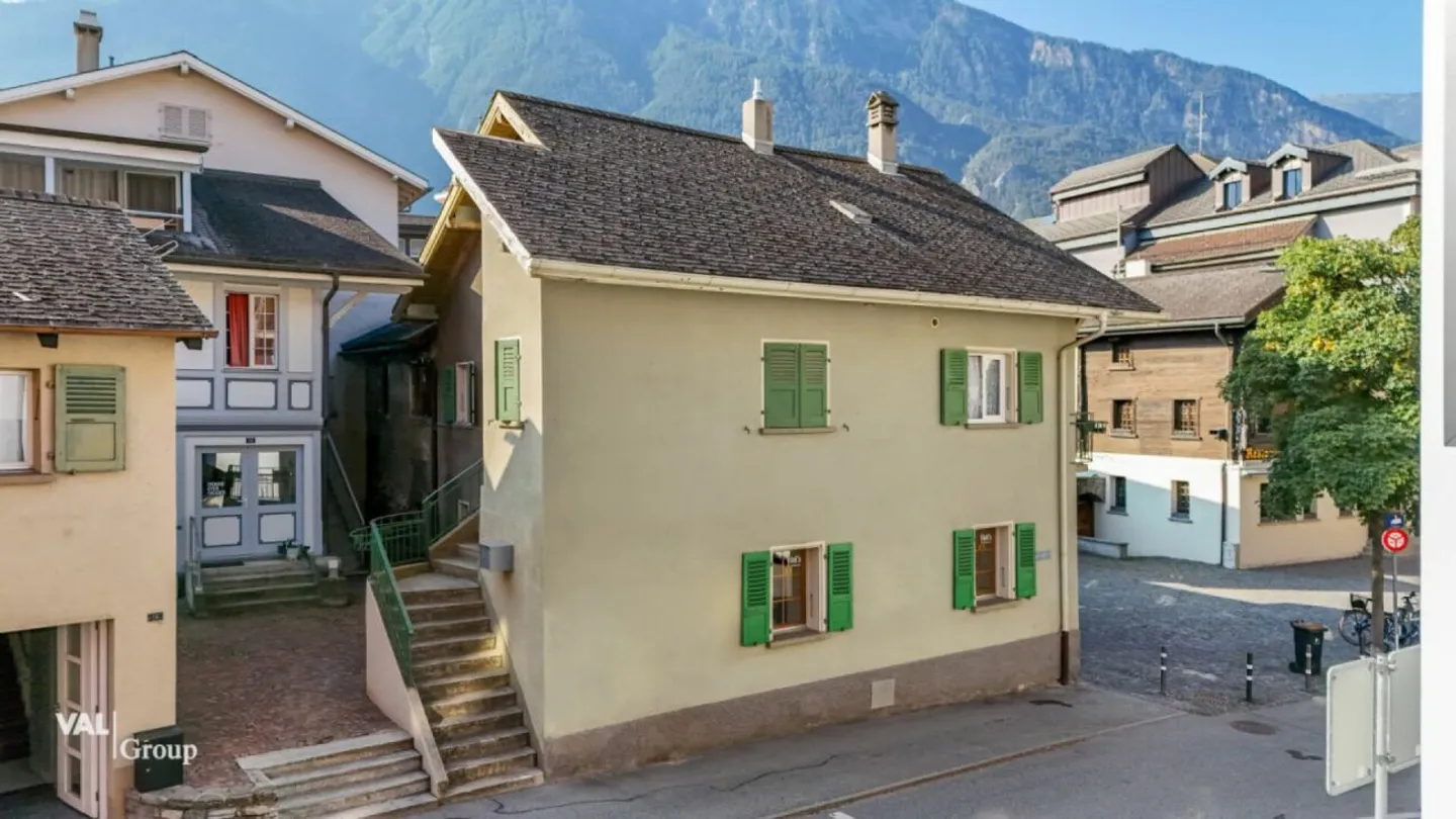 Charming residential and commercial property in prime central location in Brig - Photo 10 of 13