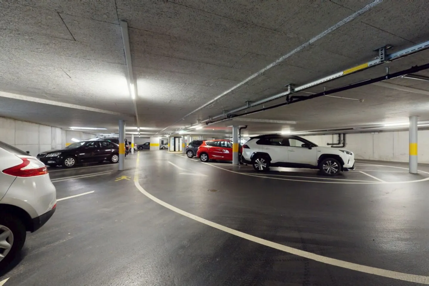 Attraktive Gewerbeinvestition mit langfristigem Ankermieter im Zentrum von Schmitten - Photo 10 sur 10