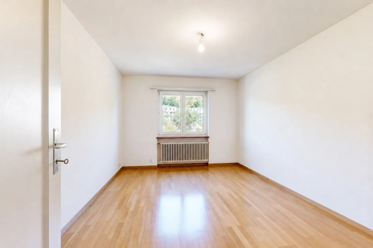 Single-family house with many amenities - Photo 13 of 13
