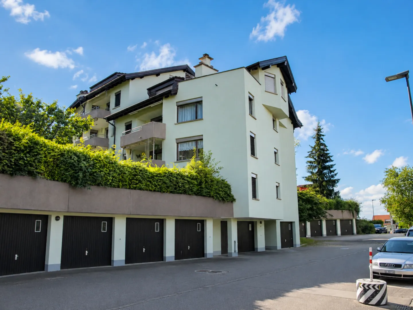 Spacious 5.5-room apartment with fireplace and sunny balcony - Photo 11 of 13