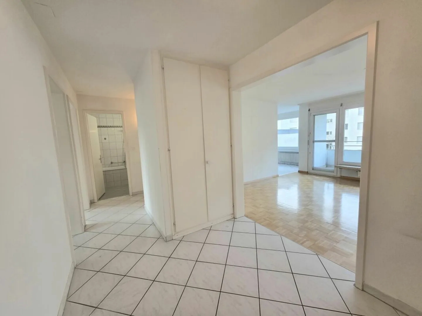 Entre forêt et ville, appartement de 3,5 pièces près de Zurich - Photo 4 sur 13